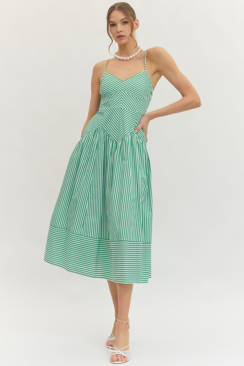 fashion factory dresses Hello, nice to meet you. My name is Alice, and I'm Chinese. I run a clothing factory in China. We have a fashion design team. If you need to order clothes, you can place an order through the website.